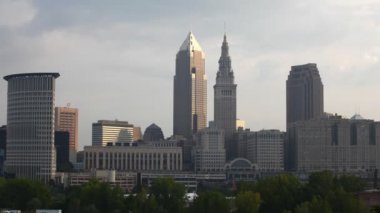 4k Ultrahd Timelapse güneşli bir Cleveland, Ohio şehir merkezinin