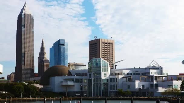 4k Ultrahd Timelapse panoramę Cleveland w słoneczny dzień — Wideo stockowe