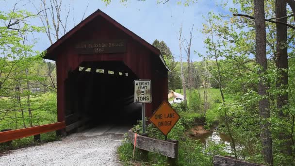 Varit Blossom Covered Bridge Indiana Usa — Stockvideo
