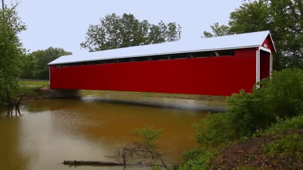 Blick Auf Die Ceylon Covered Bridge Indiana Usa — Stockvideo
