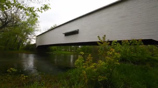Escena Del Puente Cubierto Forsyth Mill Indiana Estados Unidos — Vídeos de Stock