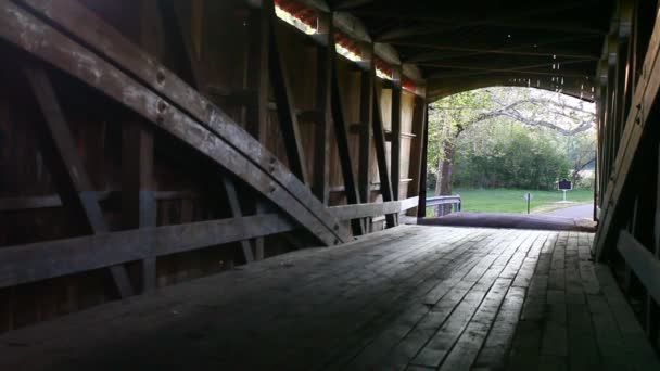 Innvendig Newport Covered Bridge Indiana Usa – stockvideo