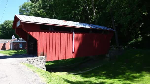 Feedwire Covered Bridge Ohio Estados Unidos — Vídeo de stock