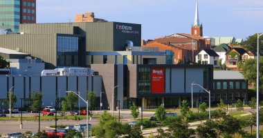 Brock Üniversitesi binasının manzarası, St Catharines, Kanada
