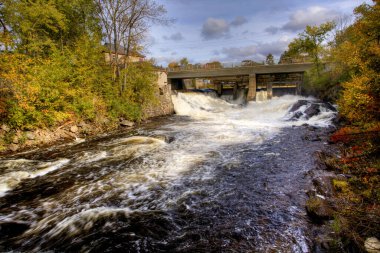 Ontario, Kanada 'daki Yukarı Bracebridge Şelalesi