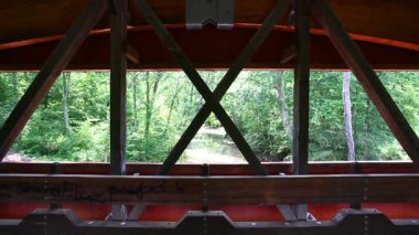 ABD Ohio 'daki Helmick Mill Köprüsü' nün İçi