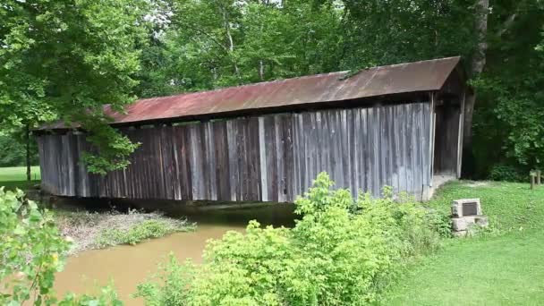 Johnsons Mill Covered Bridge Ohio Estados Unidos — Vídeos de Stock