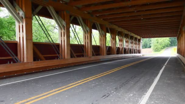 Interior Mill Creek Covered Bridge Ohio Estados Unidos — Vídeo de Stock