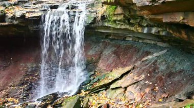 Ontario, Kanada 'daki Lower Devils Punchbowl Şelalesi