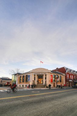 Dundas, Ontario, Kanada - 5 Kasım 2020: Dundas, Ontario, Kanada 'daki Eski Carnegie Kütüphanesi