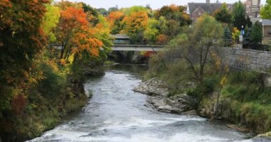 Grand River Fergus, Ontario, Kanada 4K 'da.
