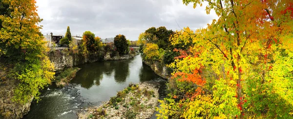Panorama Wielkiej Rzeki Fergus Ontario Kanada Jesieni — Zdjęcie stockowe