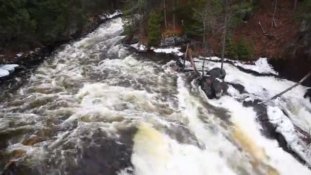 加拿大安大略省的Eau Claire Gorge Falls — 图库视频影像