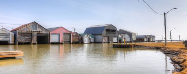Port Rowan, Ontario, Kanada 'da bir liman ve kayıkhane panoraması