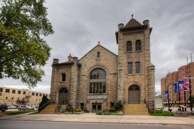 Owen Sound, Ontario, Kanada... 9 Eylül 2018: Owen Sound, Ontario, Kanada 'daki Tarihsel İlk Baptist Kilisesi. 1903 'te inşa edilmiş.