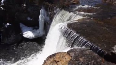 Manitoulin Adası, Ontario, Kanada 'daki High Falls manzarası