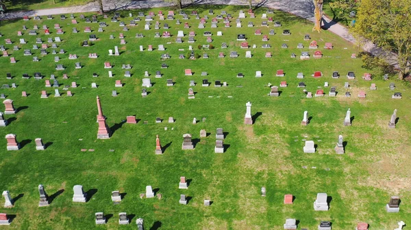 Luftaufnahme Eines Friedhofs Einem Sonnigen Tag — Stockfoto