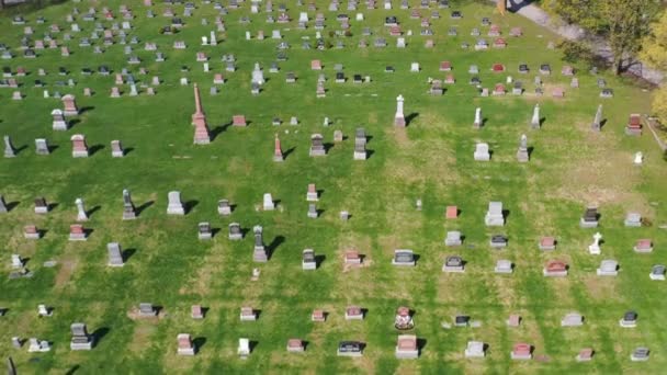 Vista Aérea Cemitério Dia Ensolarado — Vídeo de Stock