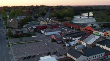 Paris Havalimanı, Ontario, Kanada, gece 4K
