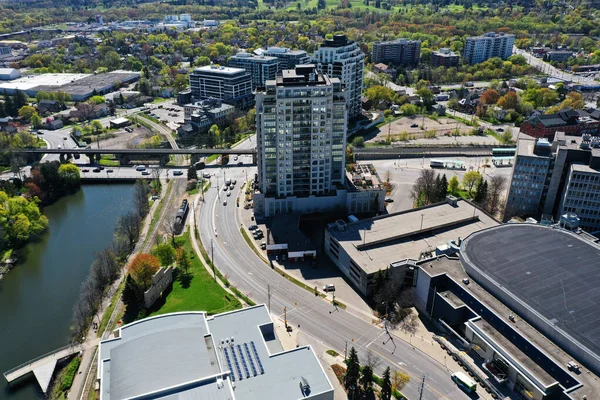 Guelph, Ontario, Kanada şehir merkezindeki hava sahnesi.