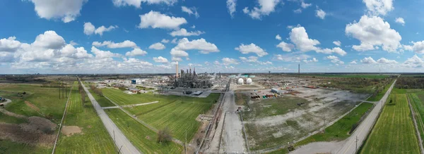 2021年5月15日カナダ オンタリオ州ナンティコーク製油所の空中パノラマ ストック画像