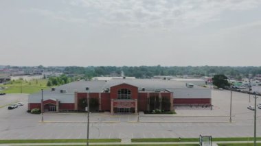 St. Thomas, Ontario, Kanada - 16 Ağustos 2021: St. Thomas, Ontario, Kanada 4K 'daki Joe Thorton Toplum Merkezi