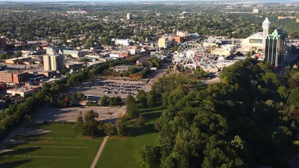 Vue aérienne de la ville de Niagara Falls, Canada — Video