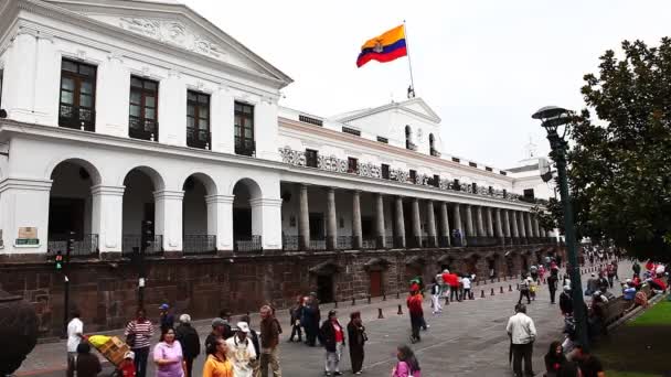 Quito residents flock to the old city — Stock Video