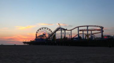 Gece Santa Monica parkında görünümünü Timelapse