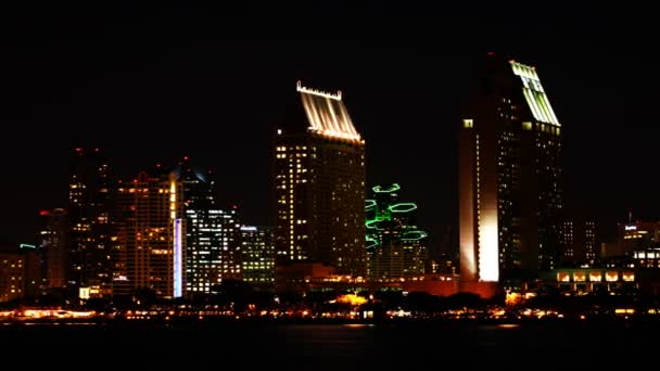 Клопотання контролюється timelapse San Diego skyline вночі — стокове відео