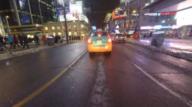 Toronto, Ontario, Kanada Şubat 2015: bakış noktası sürücüsüne (Pov) gece büyük şehir