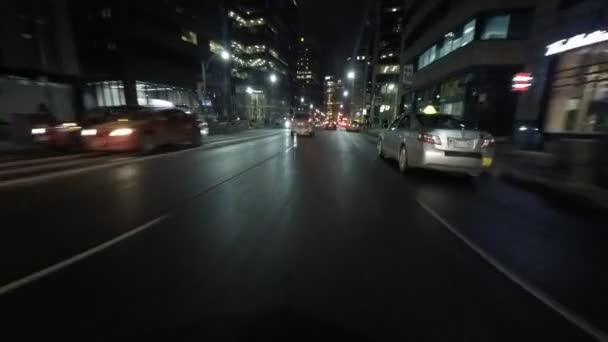 Торонто, Онтаріо, Канада лютого 2015: точки зору Pov диск у велике місто вночі 1 лютого 2015 року в Торонто — стокове відео