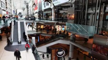 Toronto Eaton Merkezi bir timelapse görünümünü