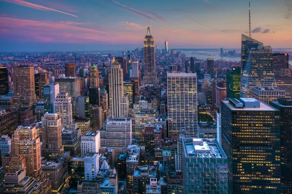 Panoramę Manhattanu o zmierzchu — Zdjęcie stockowe