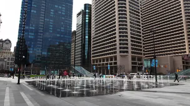 Fountains near Philadelphia, Pennsylvania city hall — Stock Video