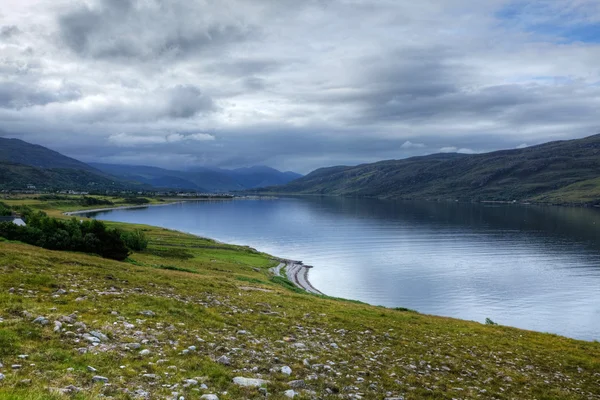 Vue de la ville écossaise d'Ullapool — Photo