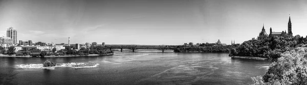 A Panoramic view of Ottawa in Canada, in Black and White — Stock Photo, Image