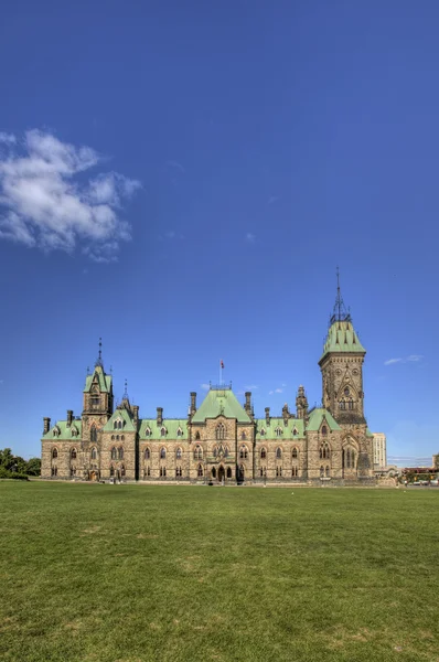 Vertical of the East Block Building del Parlamento de Canadá — Foto de Stock