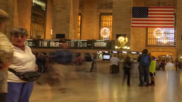 A Pan of Busy Grand Central Station in Manhattan — Stock Video