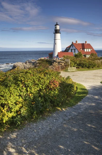 Een verticale weergave van Portland licht in Maine op een mooie zonnige dag — Stockfoto