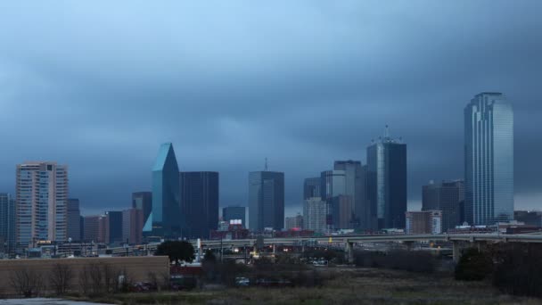 Timelapse día a noche del horizonte de Dallas — Vídeos de Stock