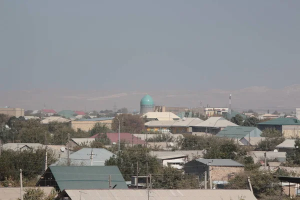 Orta Asya 'daki evlerin üstünde