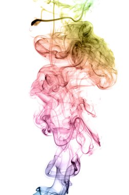 Beyaz arka plan üzerinde izole renkli duman