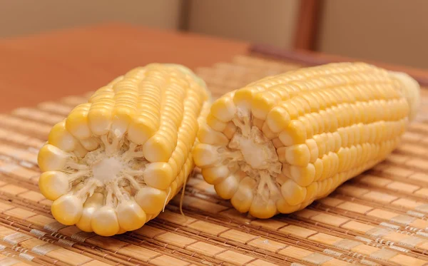Fresh corn on cobs rustic wooden table, closeup — Stock Photo, Image
