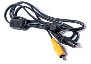 Beyaz arka plan yakın çekim izole görsel ses kablosu