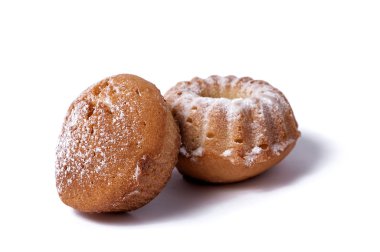 Muffin beyaz zemin üzerine