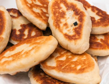 Ukrayna kek bir tencerede kızartılır