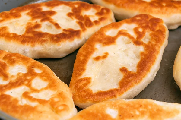 Ukrayna kek bir tencerede kızartılır