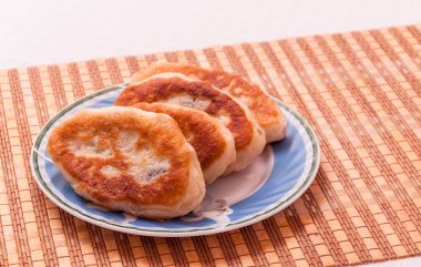 Ukrayna kek bir tencerede kızartılır