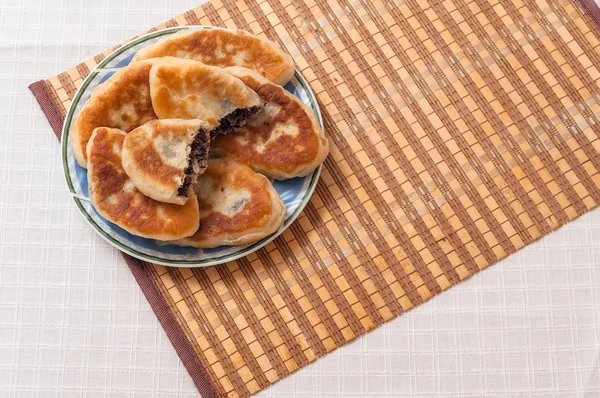 Bolos ucranianos fritos em uma panela — Fotografia de Stock